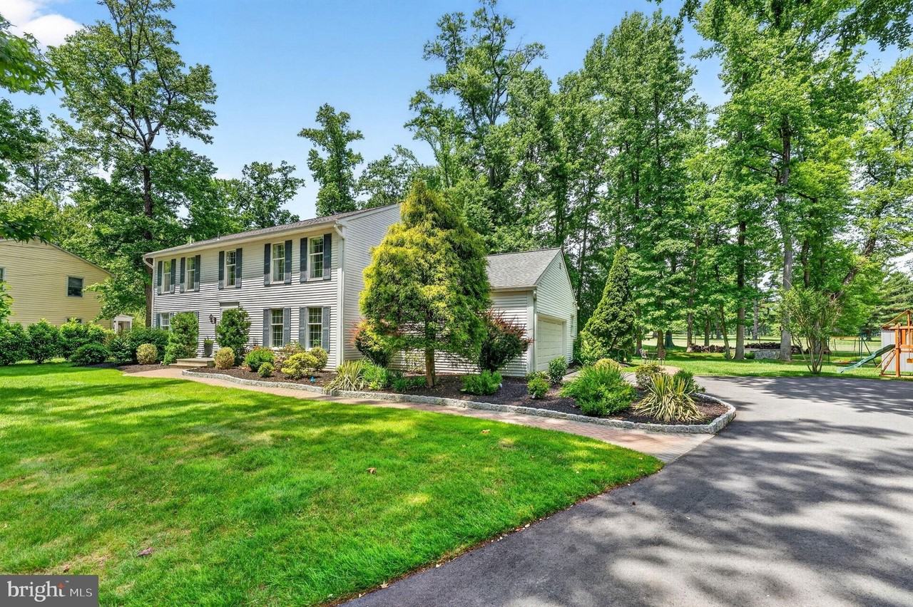 24 Balsam Ct - Photo 2 of 50