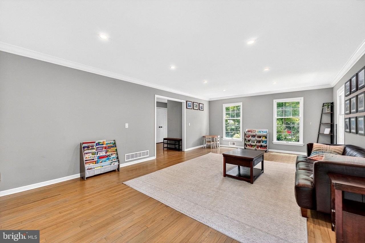 24 Balsam Ct - Photo 7 of 50