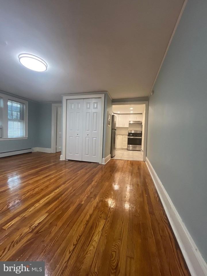 345 Nassau St #6 - Photo 6 of 6