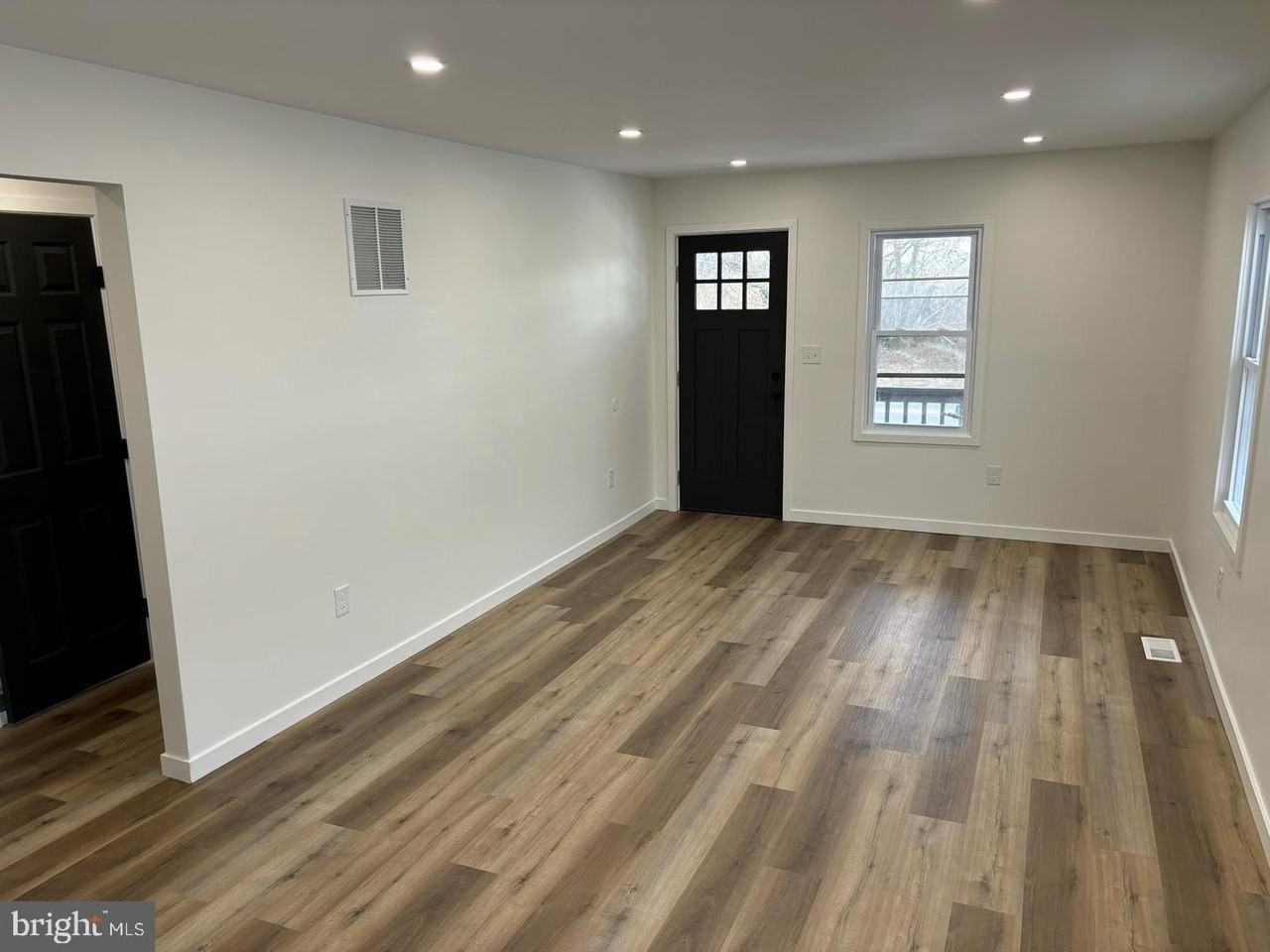 1019 S Broadway - Photo 4 of 27