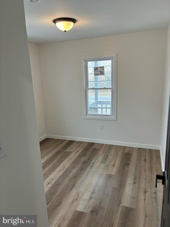 1019 S Broadway - Photo 5 of 27