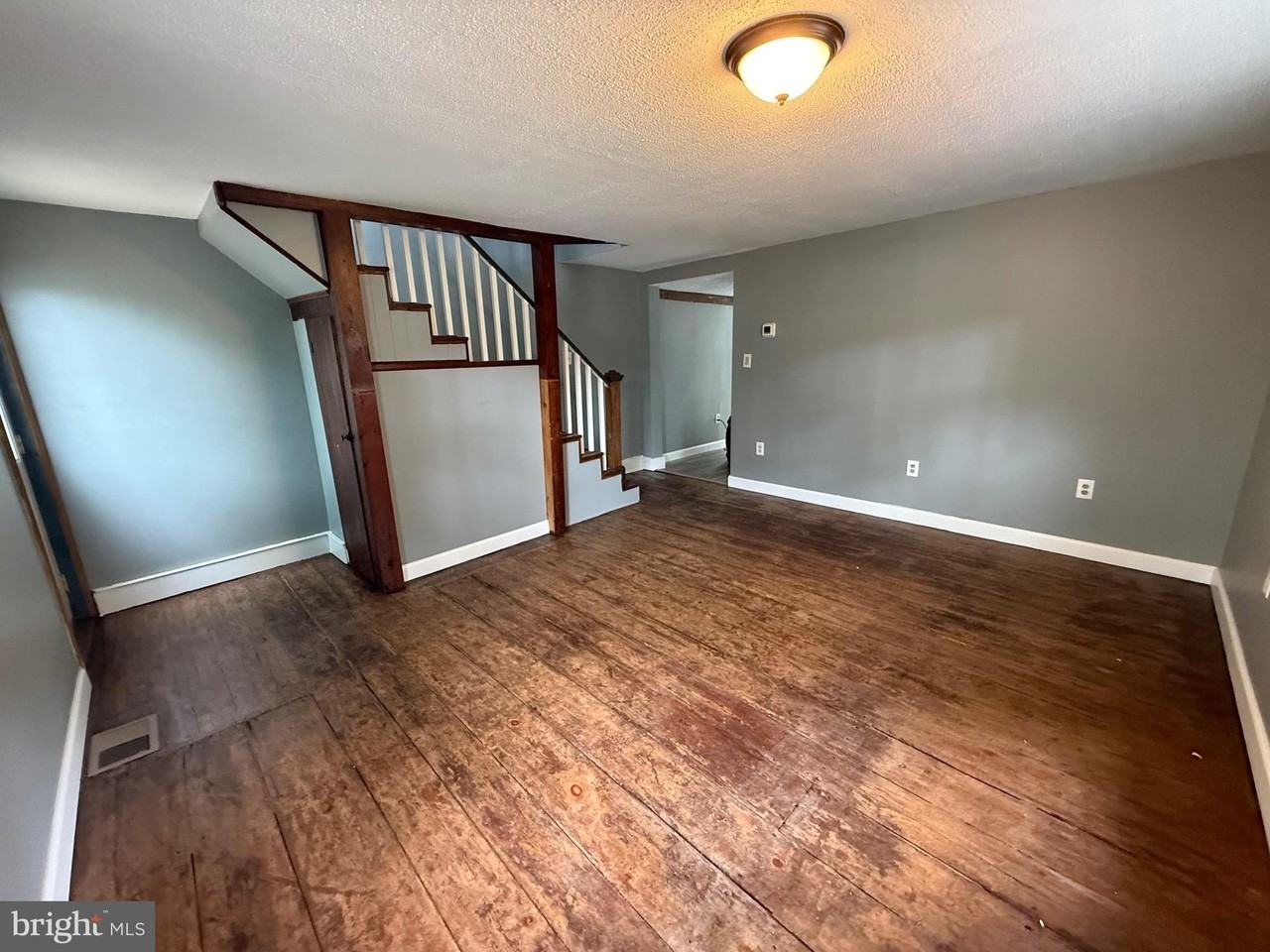 1094 Kings Hwy - Photo 5 of 20