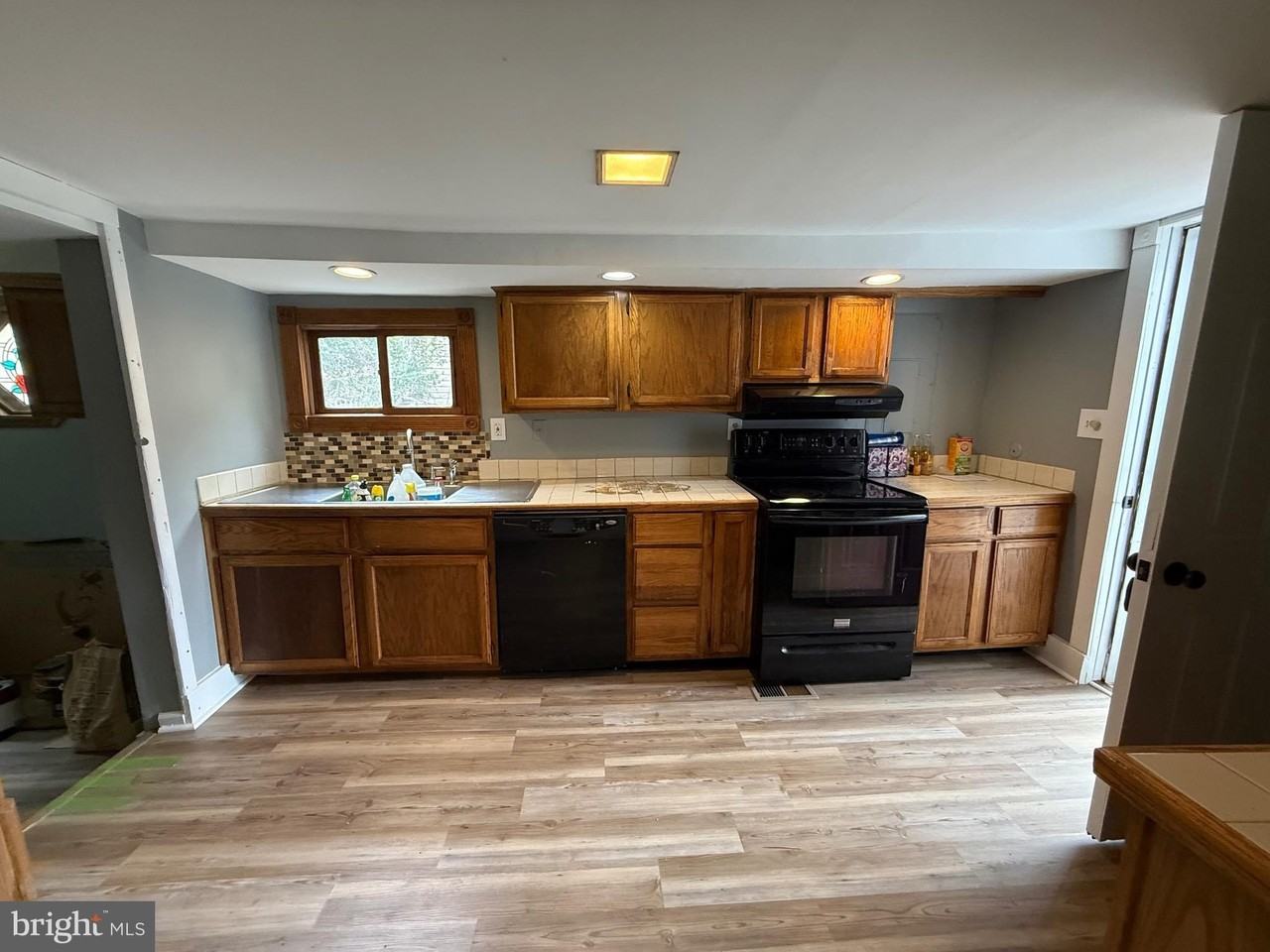 1094 Kings Hwy - Photo 7 of 20