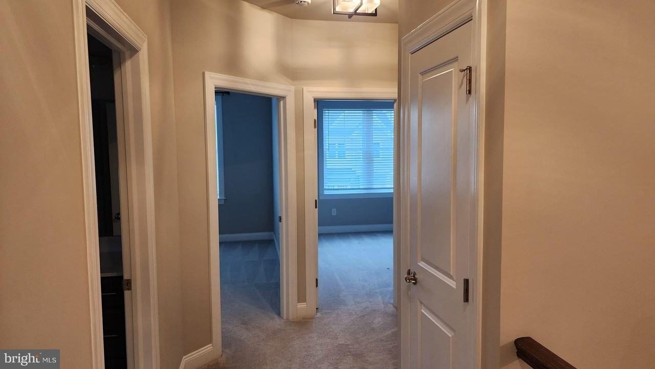 212 Foxhedge Rd - Photo 2 of 34