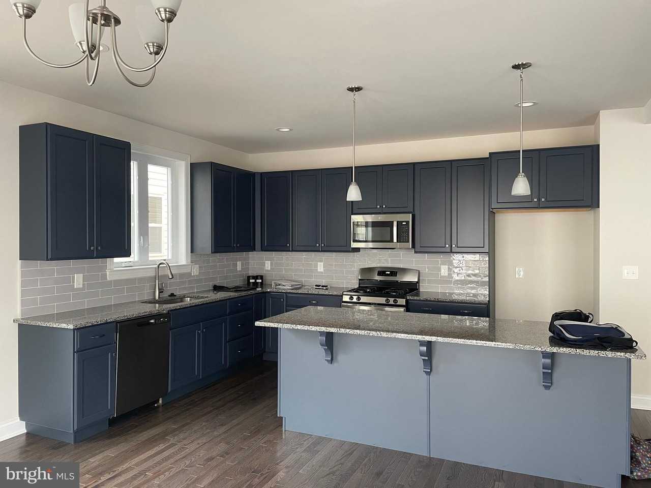 512 Lewis St - Photo 6 of 50