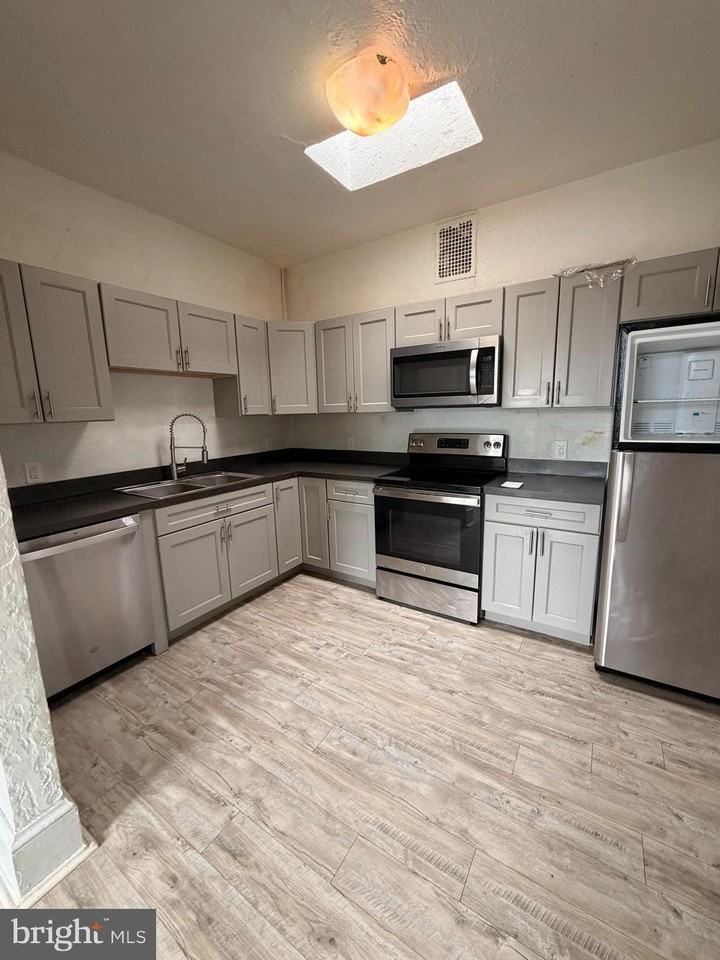 2801 N 2nd St #B5 - Photo 4 of 15