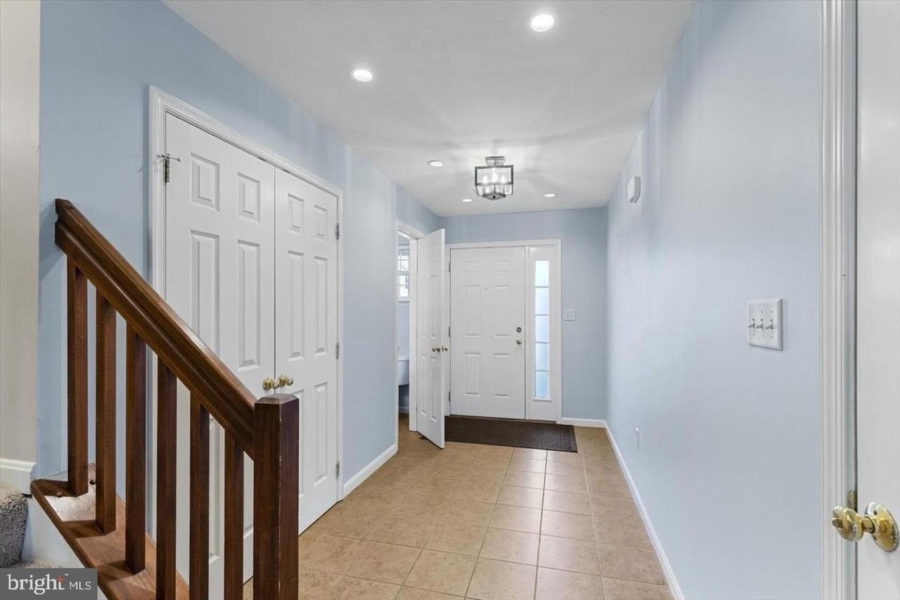 233 Thrush Dr - Photo 3 of 35