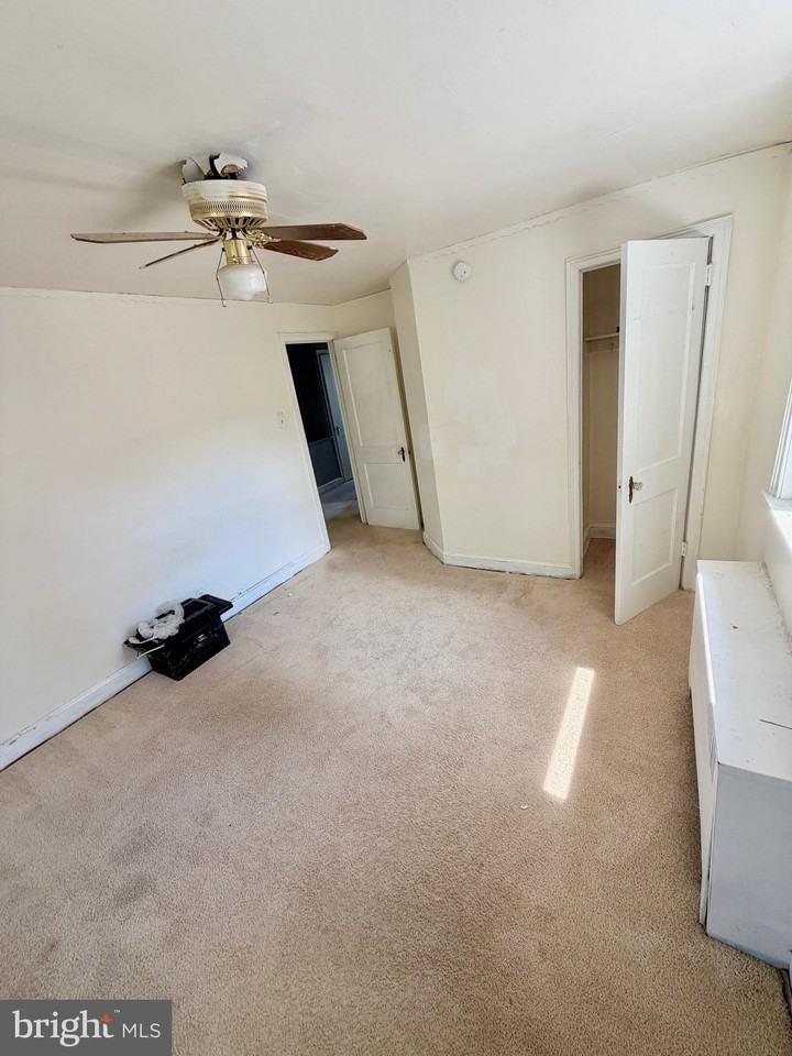 1123 Chester Pike - Photo 7 of 9