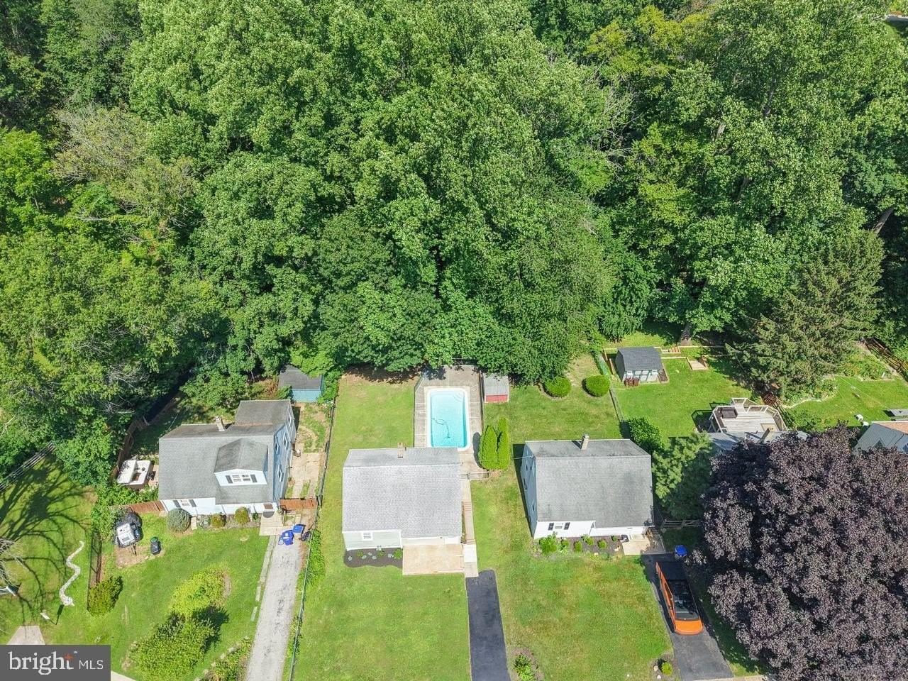 135 N Line Rd - Photo 2 of 13