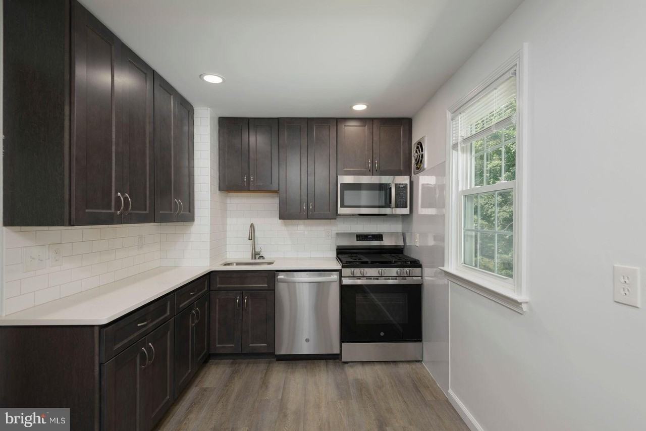 135 N Line Rd - Photo 3 of 13