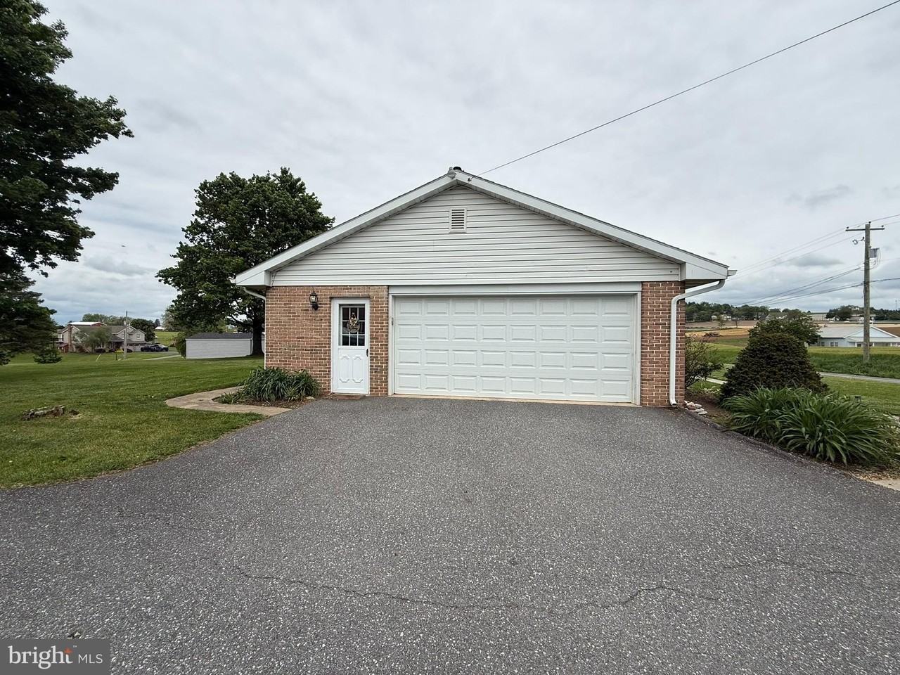 468 S Farmersville Rd - Photo 2 of 25