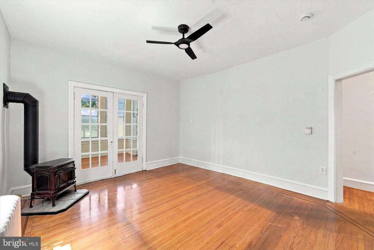 1 1/2 W Athens Ave #C - Photo 7 of 24