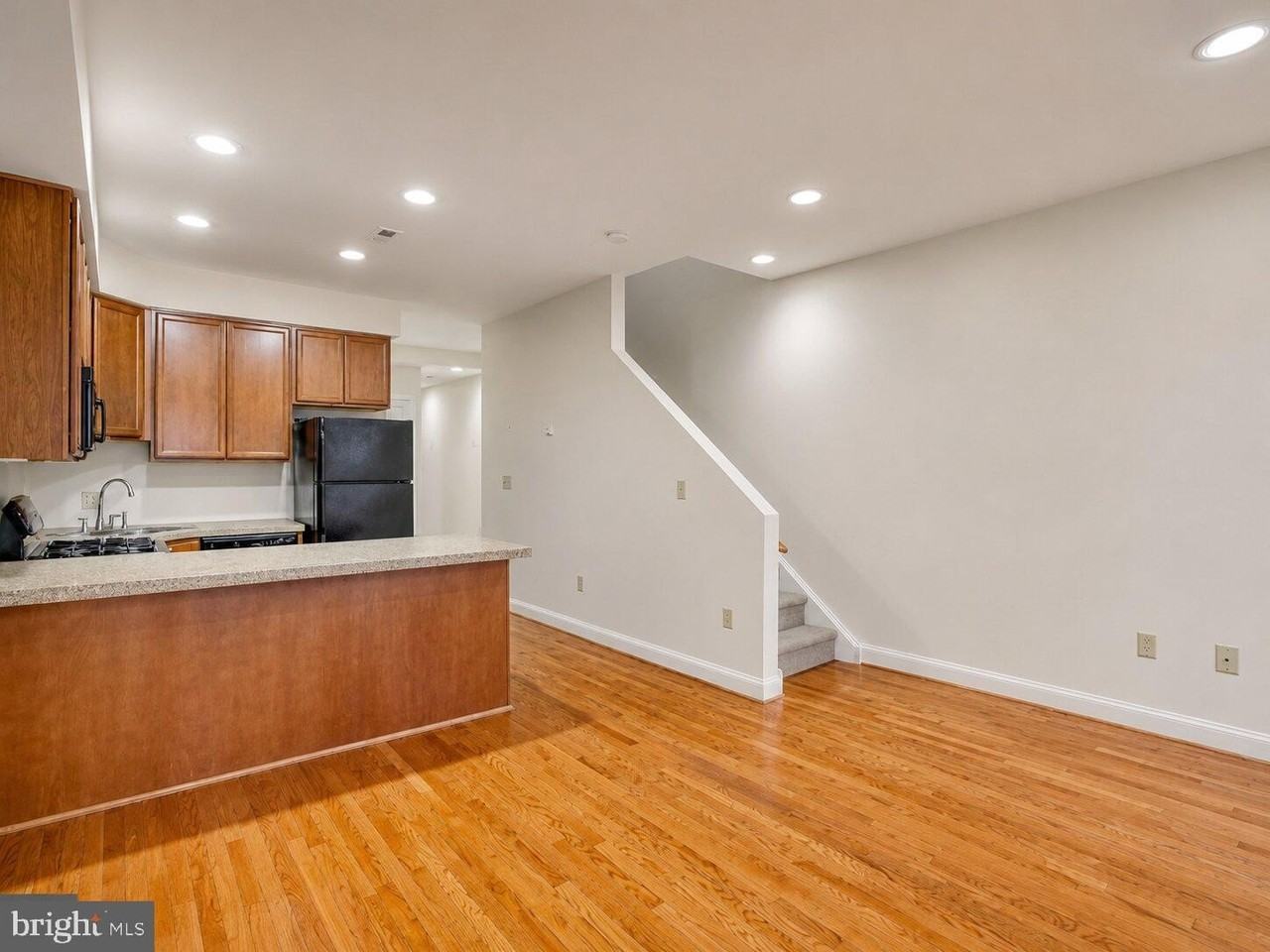 2542 W Girard Ave #2 - Photo 2 of 24