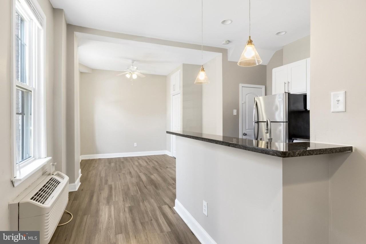 3127 Cedar St #1R - Photo 2 of 18