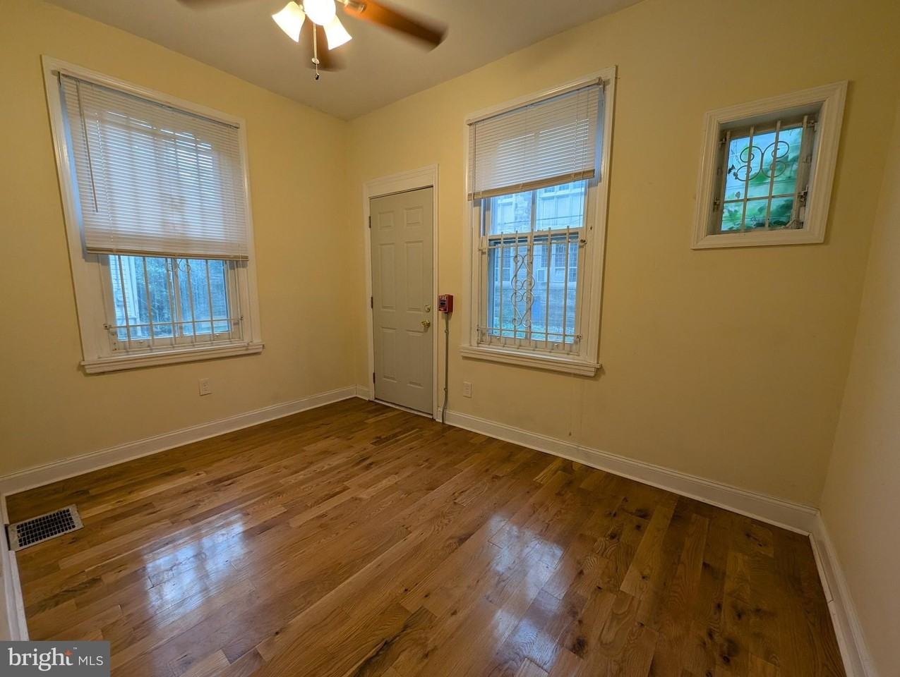 304 W School House Ln #1 - Photo 2 of 10
