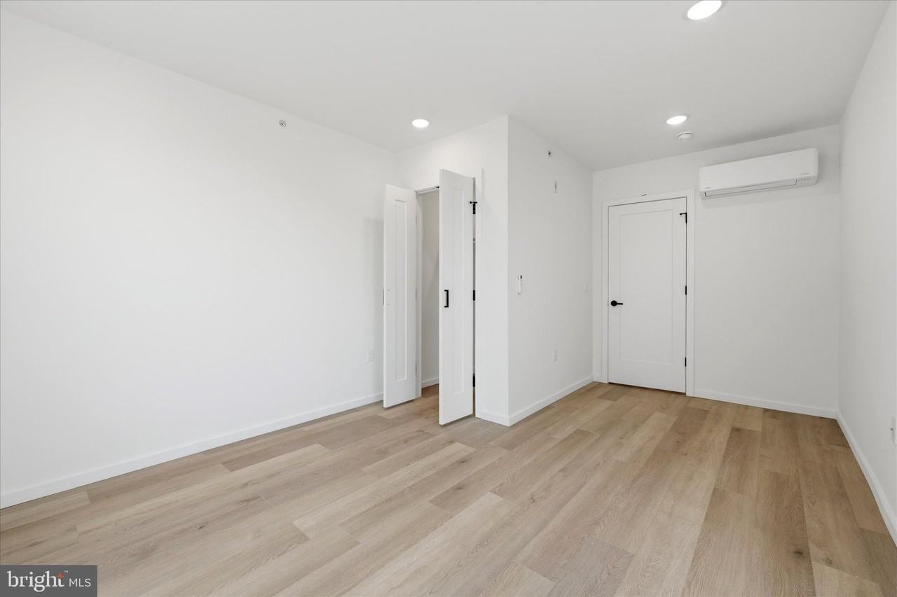 627 N 16th St #302 - Photo 7 of 12