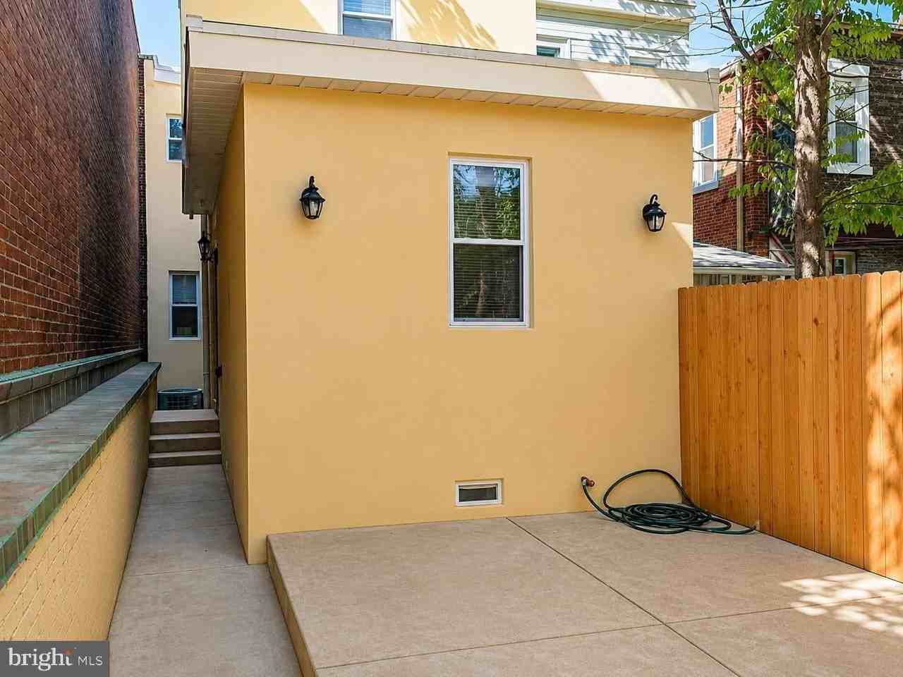 5148 Sansom St - Photo 6 of 21