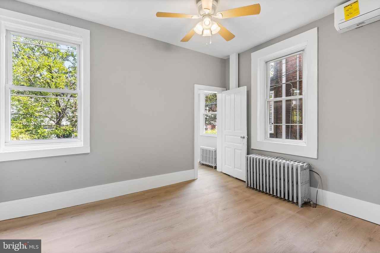 4947 Catharine St - Photo 2 of 25