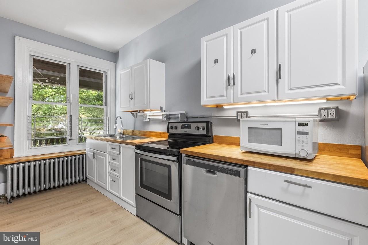 4947 Catharine St - Photo 3 of 25