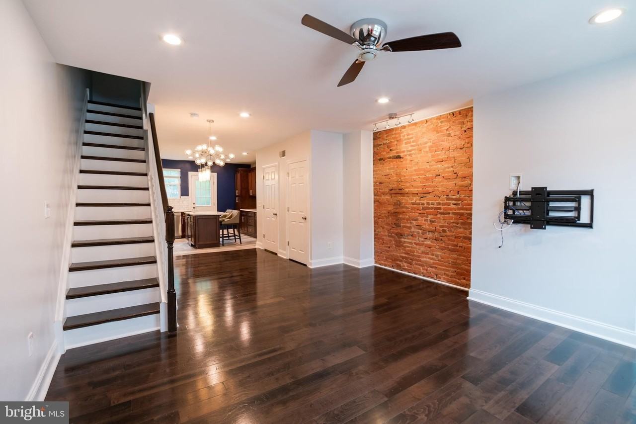 2017 Carpenter St - Photo 4 of 46