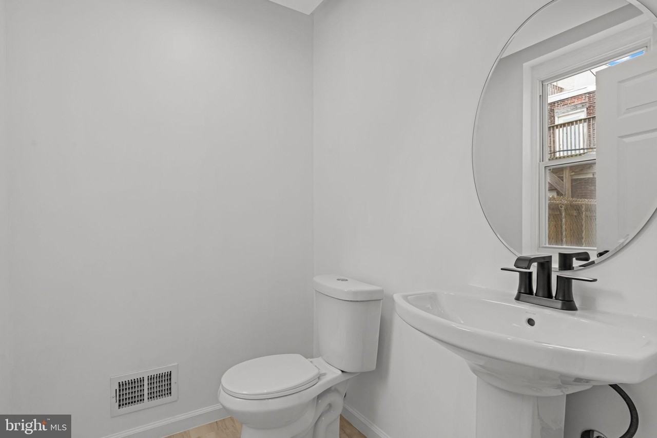 1933 N Palethorp St - Photo 5 of 18