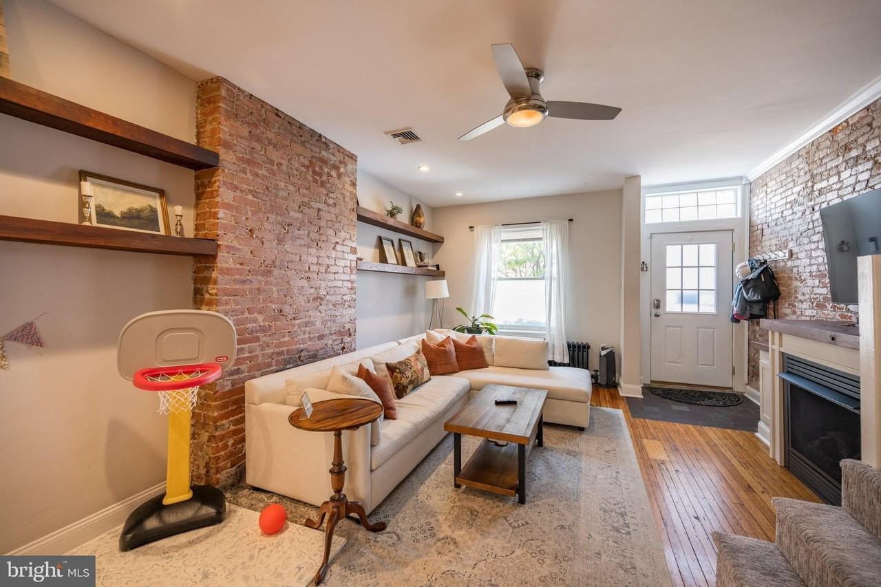 1011 S 24th St - Photo 2 of 17