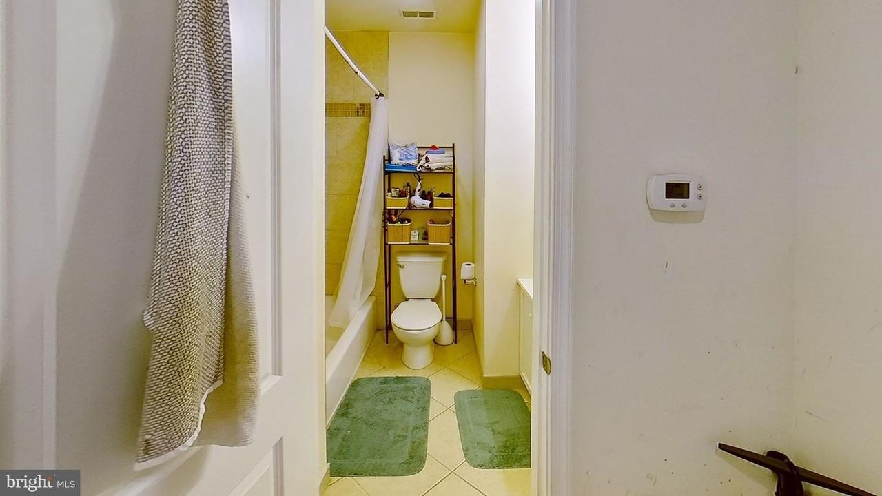 330 N Preston St - Photo 4 of 11