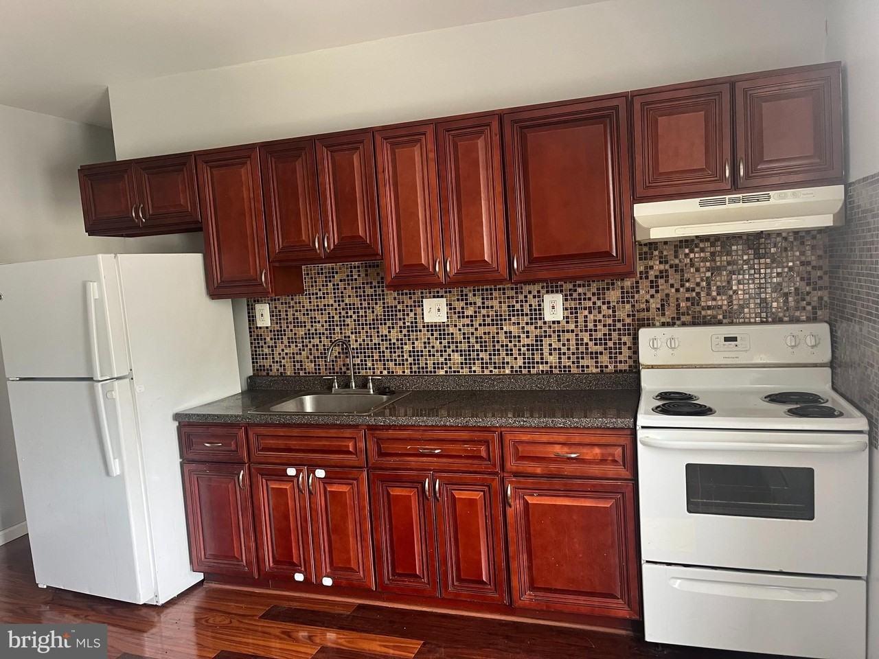 6124 N Broad St - Photo 5 of 15