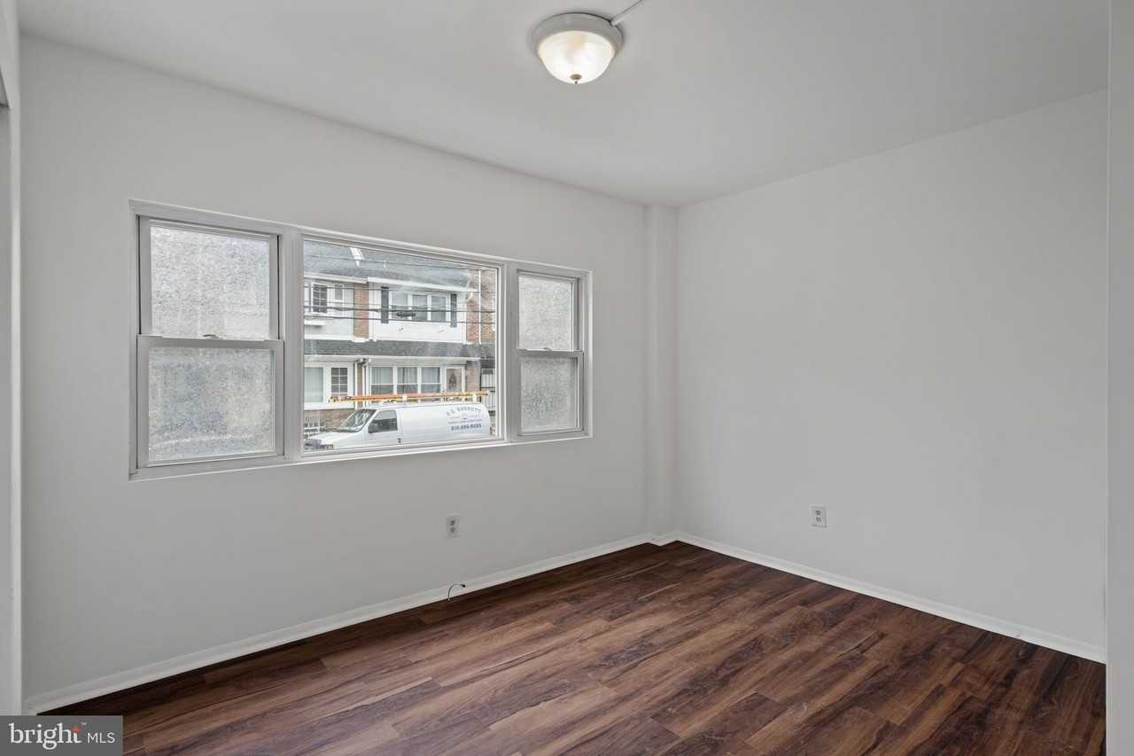 4617 Locust St #1 - Photo 7 of 24