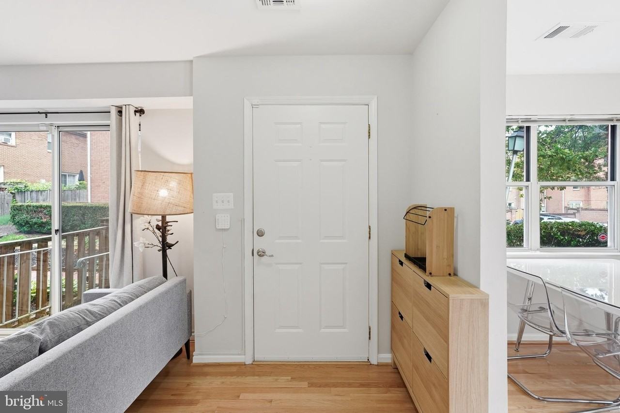 1113 N Vernon St - Photo 4 of 27