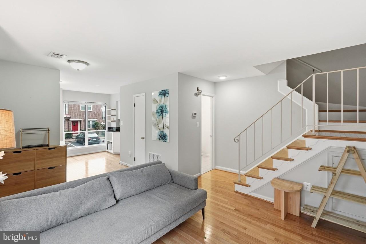 1113 N Vernon St - Photo 6 of 27