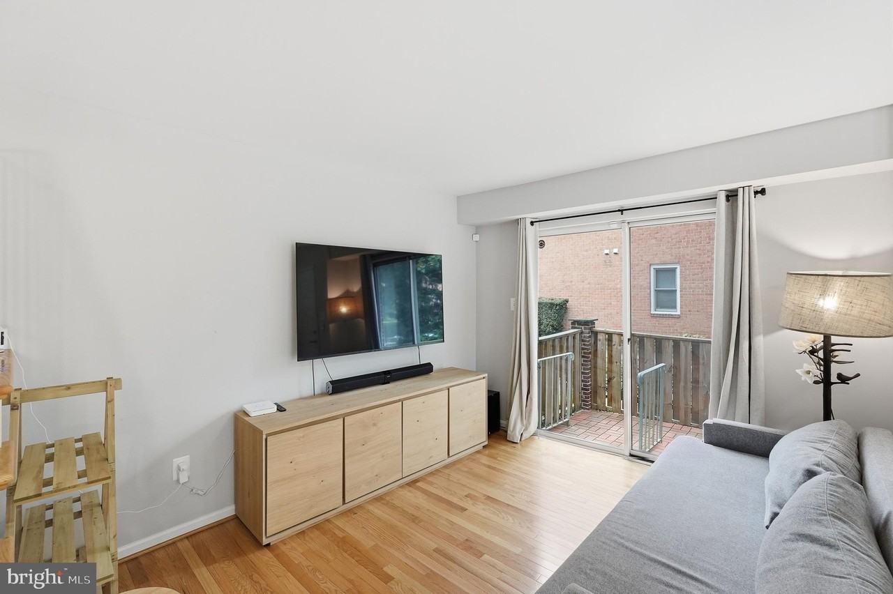 1113 N Vernon St - Photo 7 of 27