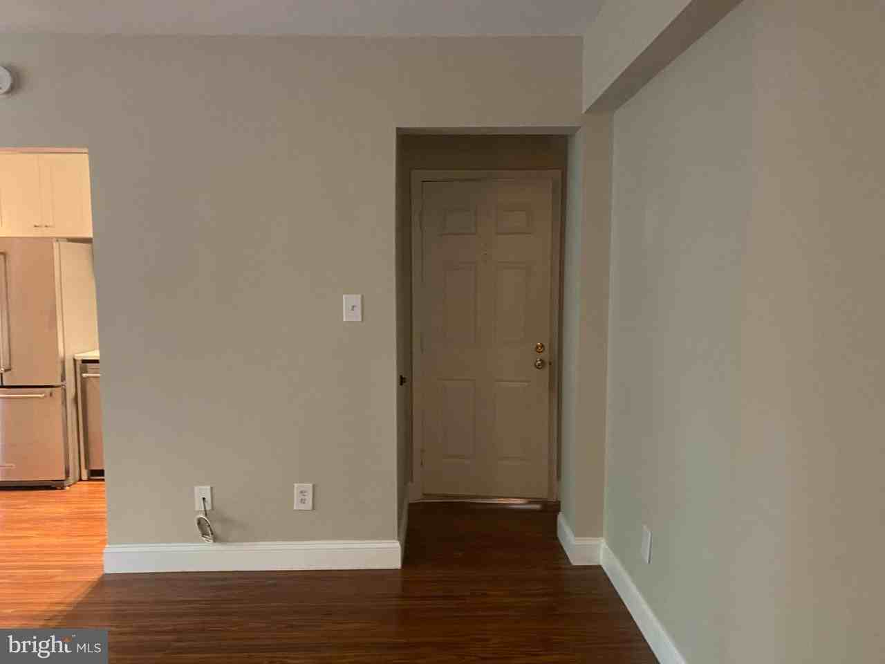 1905 N Rhodes St #34 - Photo 3 of 33