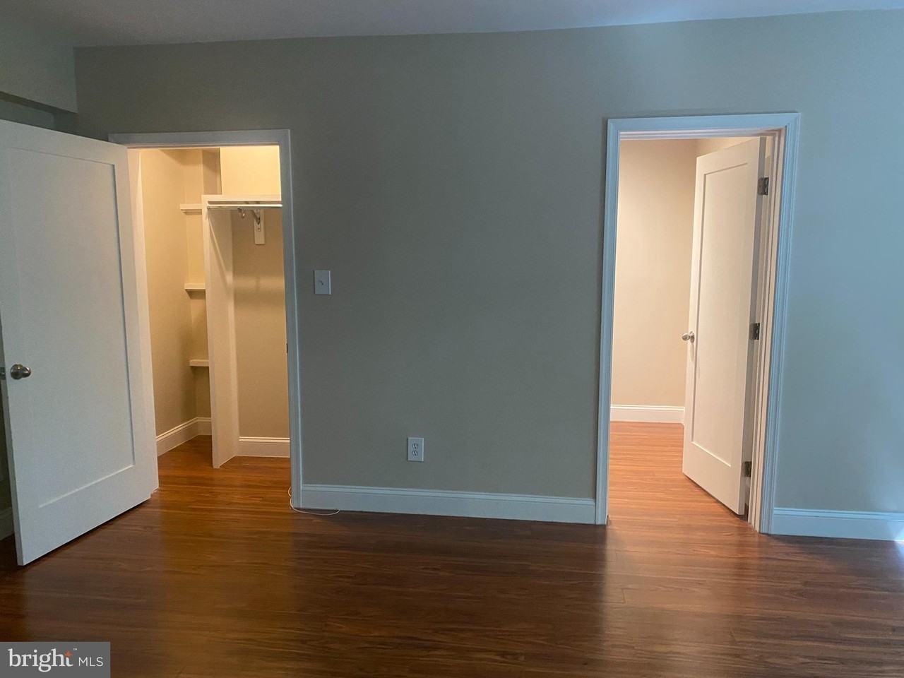 1905 N Rhodes St #34 - Photo 5 of 33