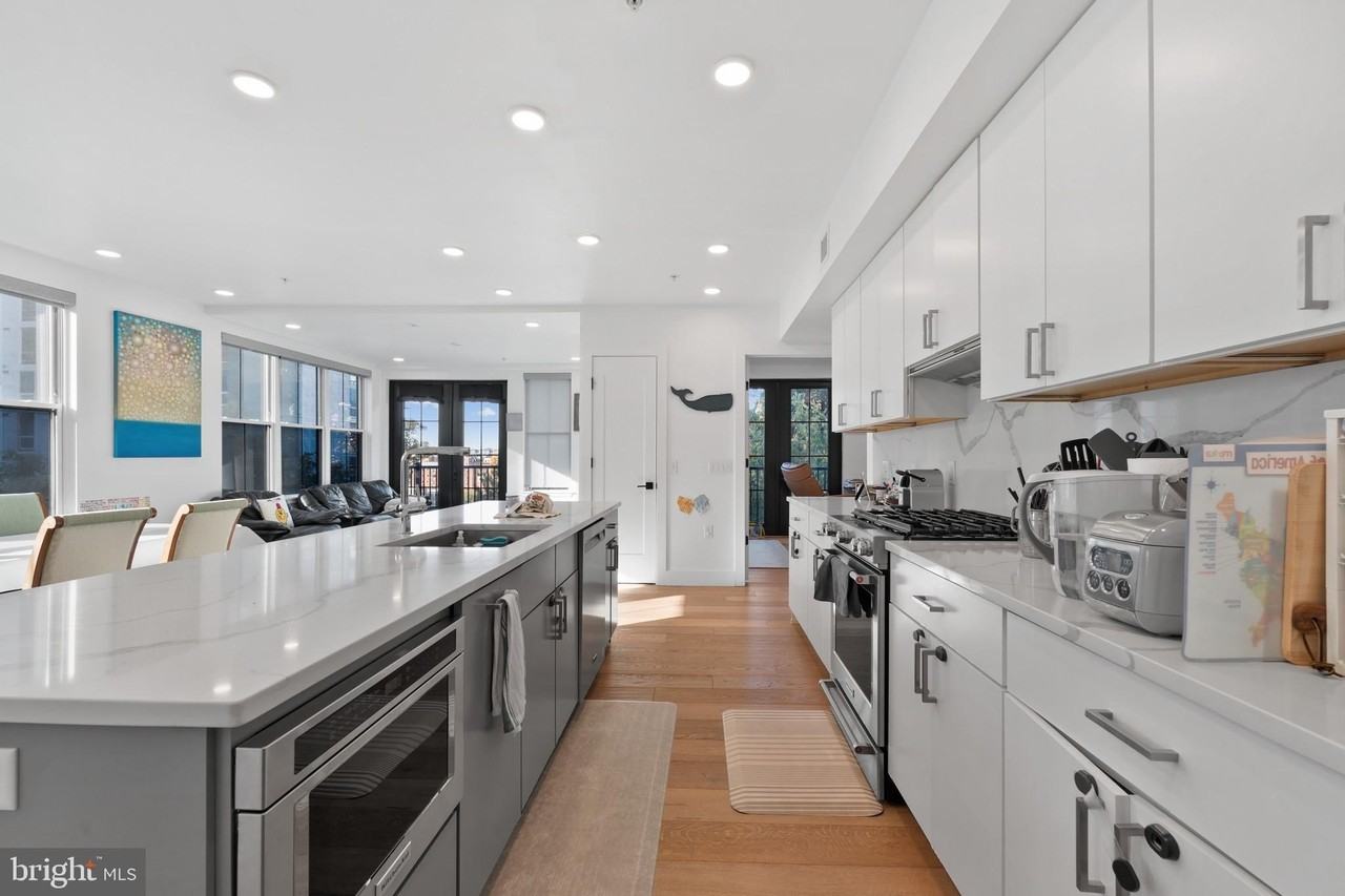 1245 N Pierce St #9 - Photo 4 of 26