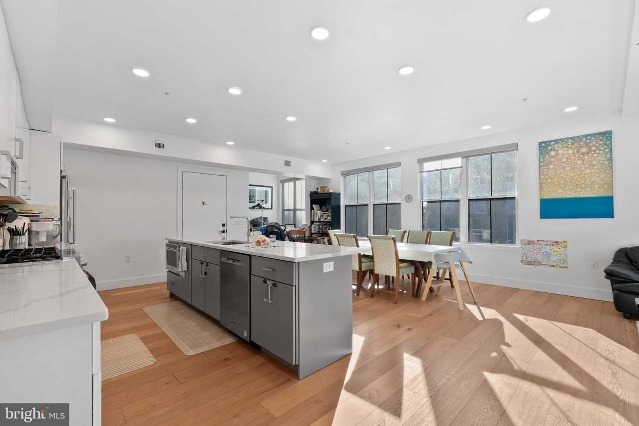 1245 N Pierce St #9 - Photo 5 of 26