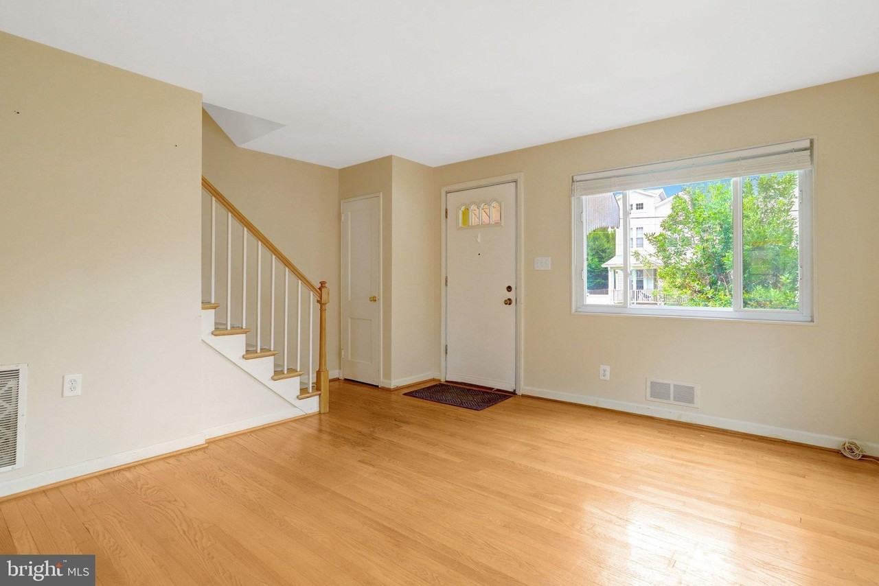 207A E Spring St - Photo 4 of 28