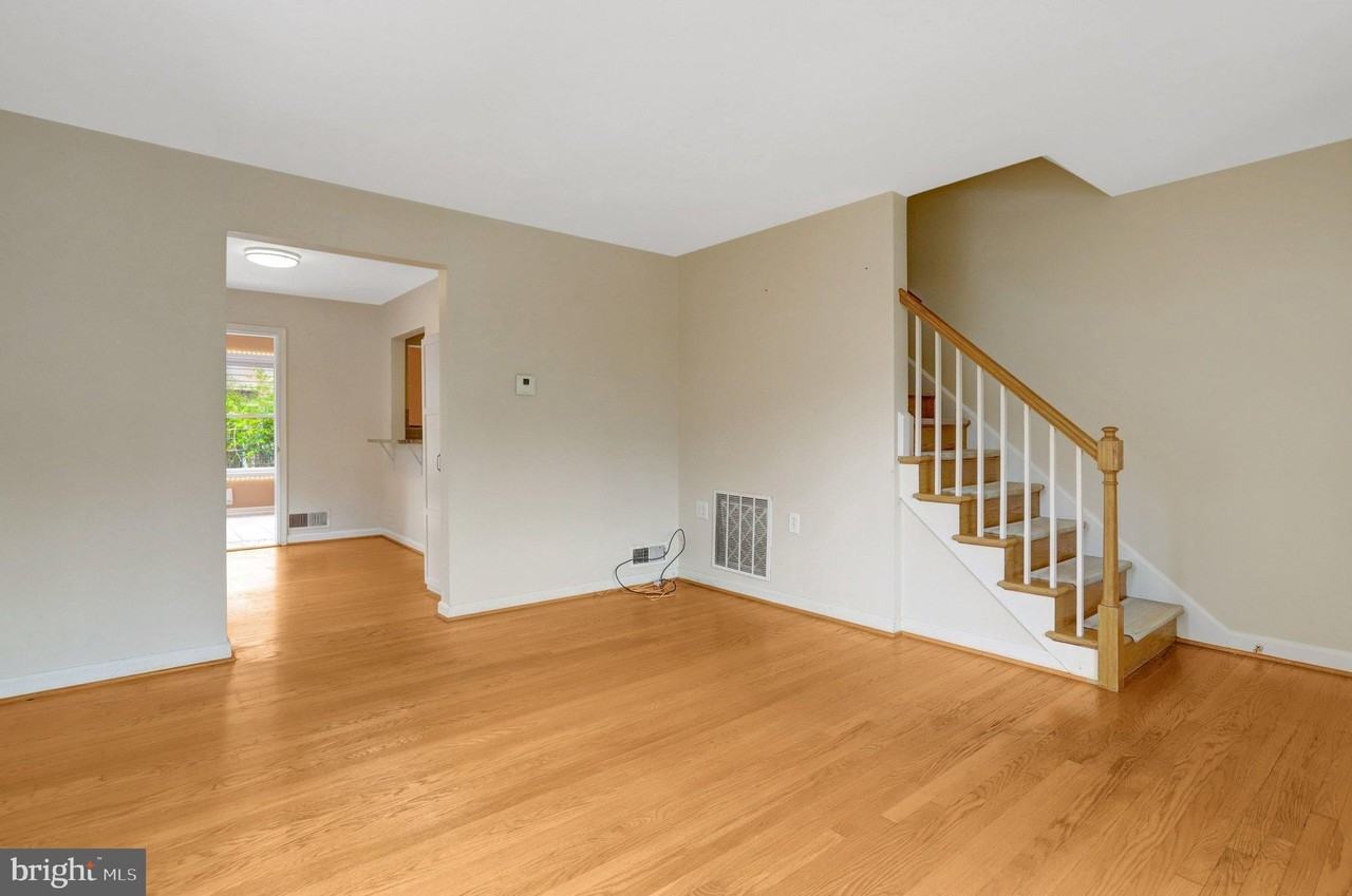 207A E Spring St - Photo 5 of 28