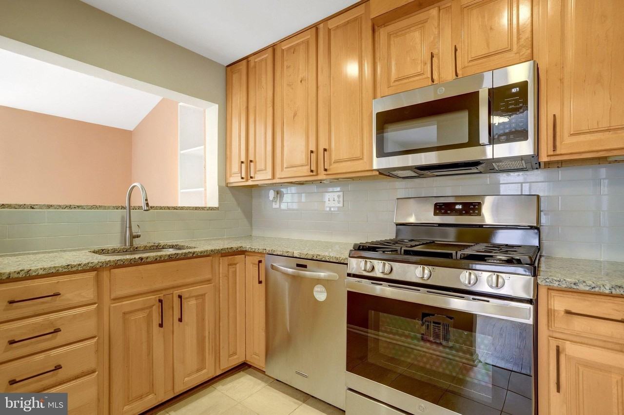 207A E Spring St - Photo 6 of 28