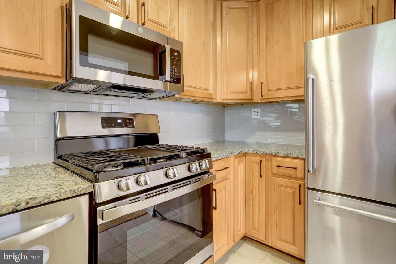 207A E Spring St - Photo 7 of 28