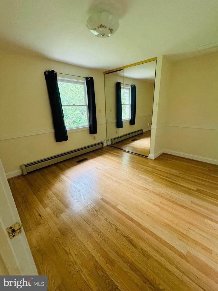 4046 Elizabeth Ln - Photo 6 of 28
