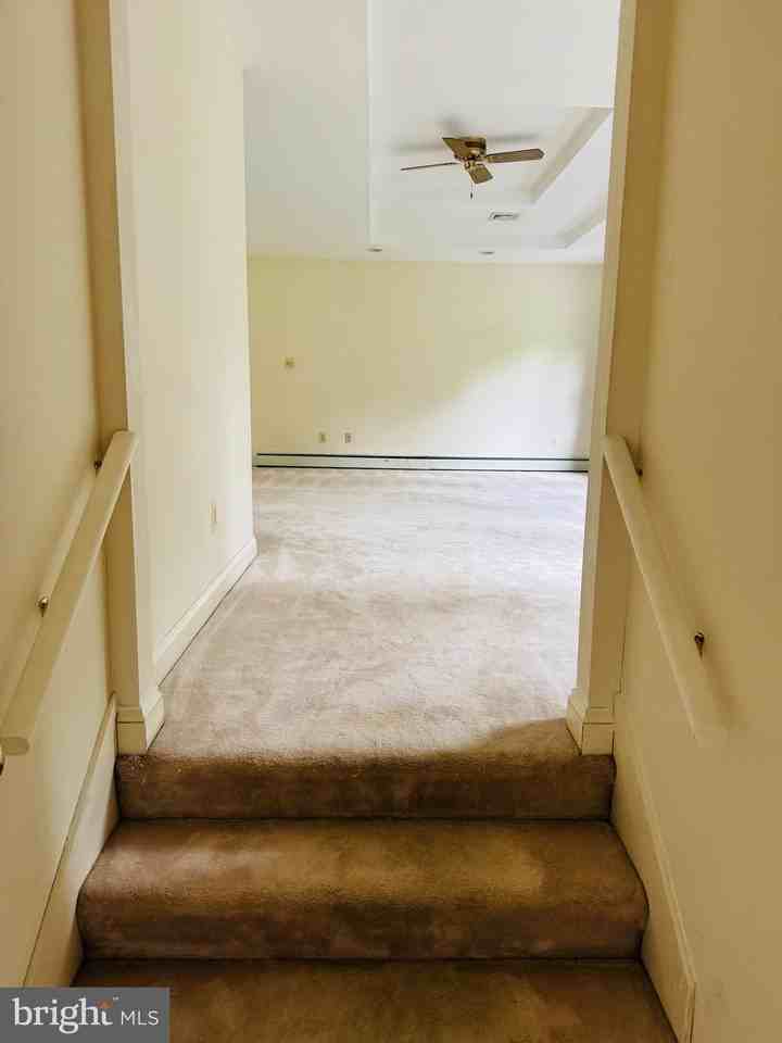 4046 Elizabeth Ln - Photo 7 of 28