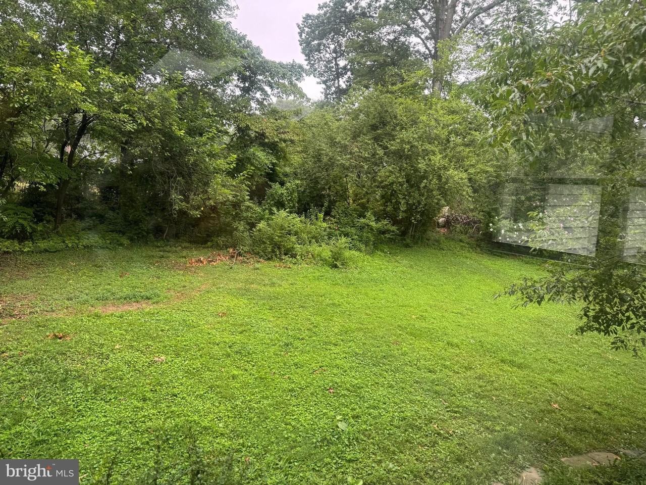 4046 Elizabeth Ln - Photo 2 of 28