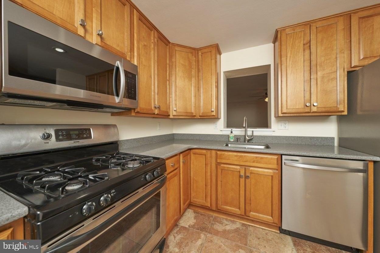 14426 Four Chimney Dr - Photo 6 of 42