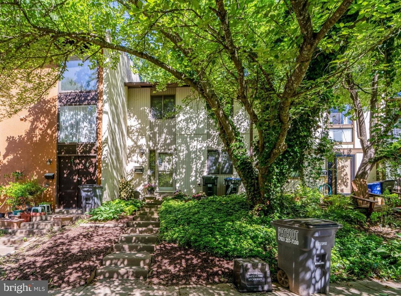 2455 Pyrenees Ct - Photo 3 of 34