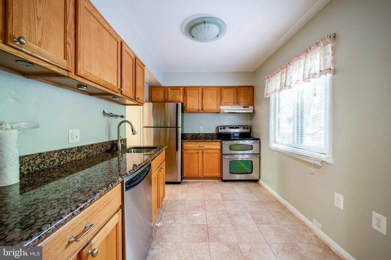 2455 Pyrenees Ct - Photo 5 of 34