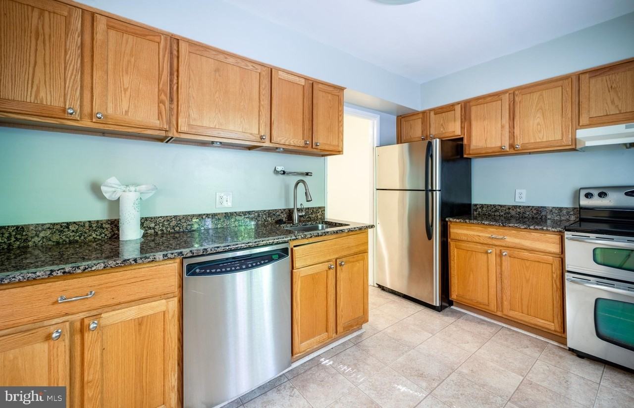 2455 Pyrenees Ct - Photo 6 of 34