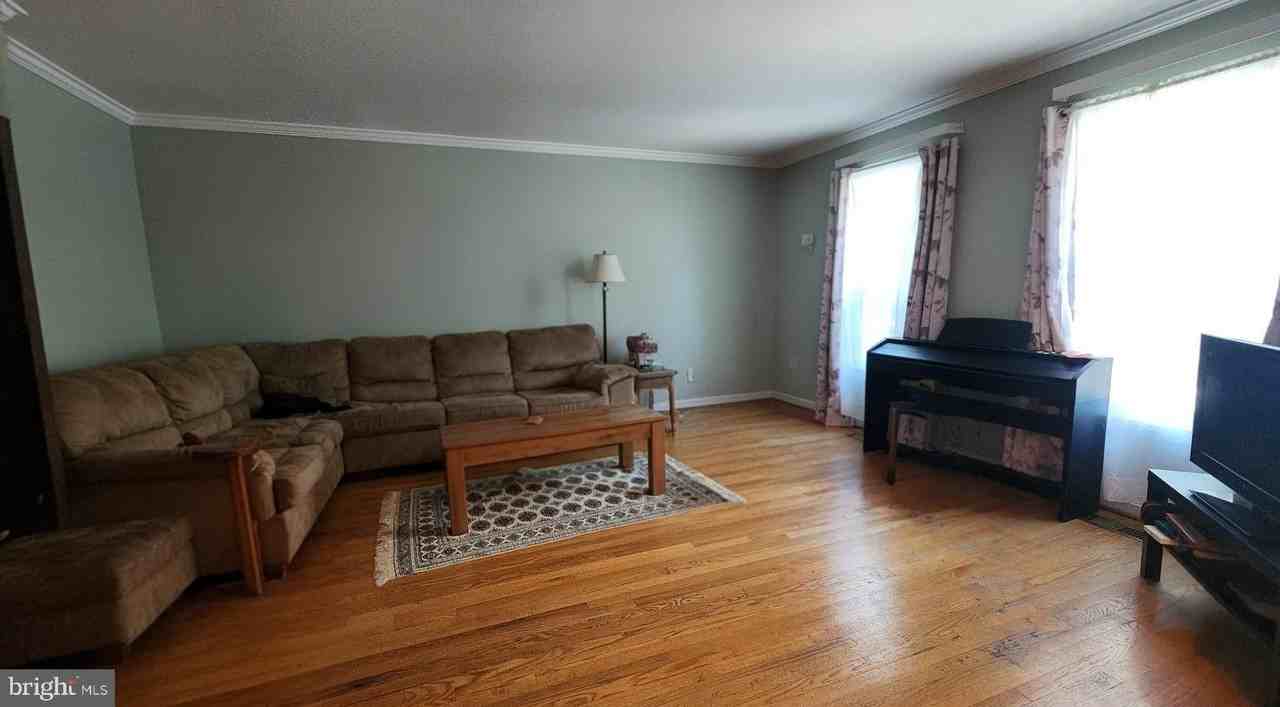 3124 Barnard Ct - Photo 2 of 30