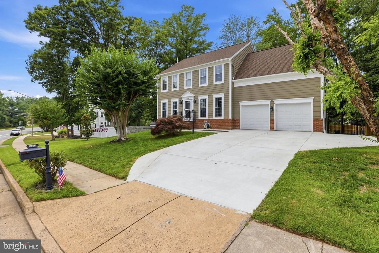 13606 Northbourne Dr - Photo 2 of 50