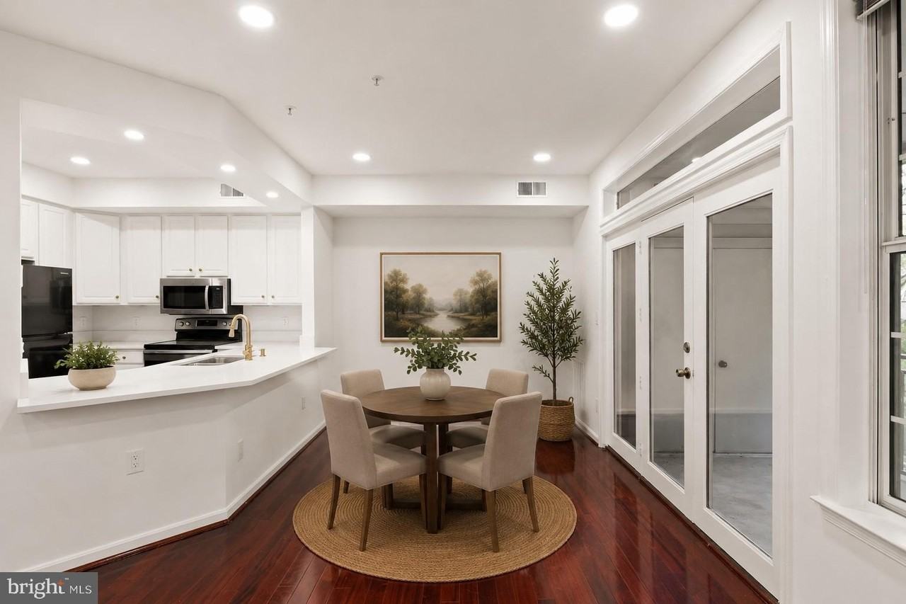 1324 Garden Wall Cir #B - Photo 7 of 32